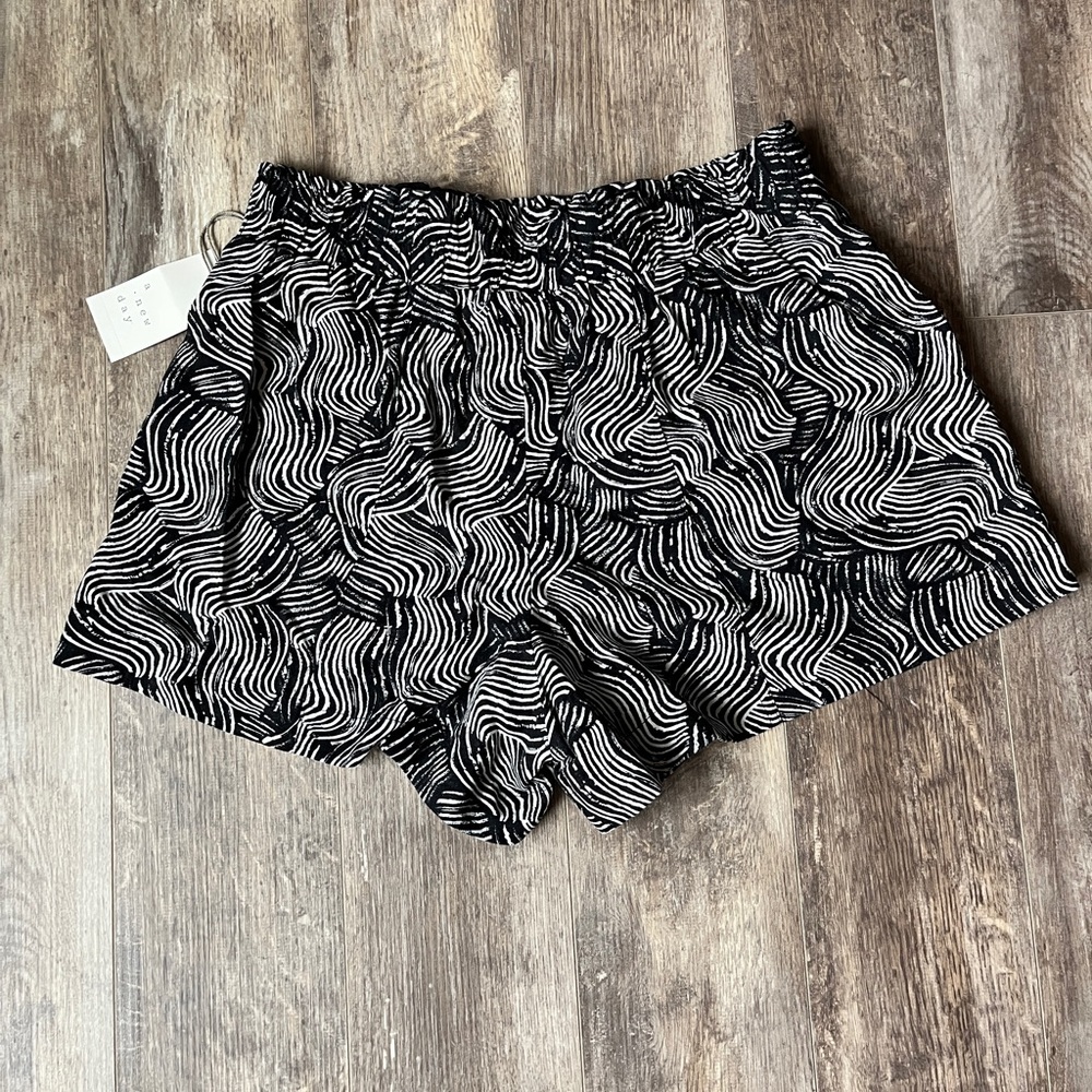 NWT A New Day shorts- size medium.